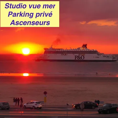 Au Rythme Des Ferrys Apartment Calais Exterior photo